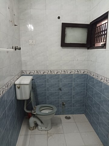 Bathroom in 2 BHK Villa at RWA Apartments Sector 27, Sector 27 – for Rent