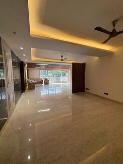 4 BHK + Extra Room Apartment For Sale in DLF City Phase V