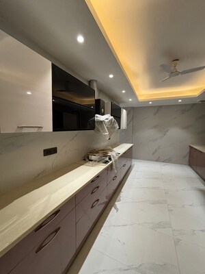 Kitchen in 4 BHK Apartment at DLF City Phase V, Dlf Phase V – for Sale