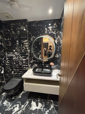 Furnished Amenities in 4 BHK Apartment at DLF City Phase V, Dlf Phase V – for Sale