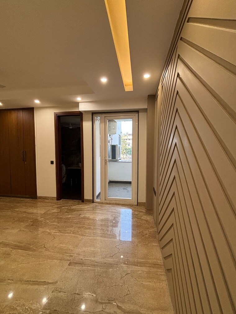 Room, dlf-city-phase-v 4 Bedroom 500 Sq.Yd. Apartment In Dlf Phase V Gurgaon 9665740