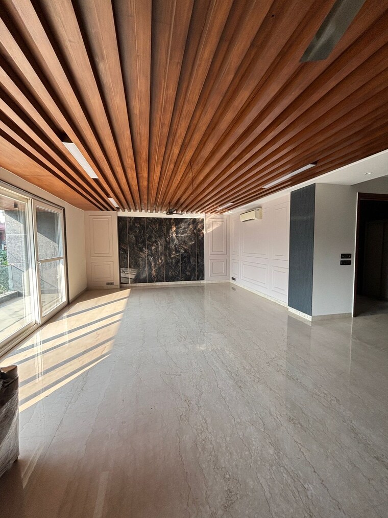 Balcony, dlf-city-phase-v 4 Bedroom 500 Sq.Yd. Apartment In Dlf Phase V Gurgaon 9665740