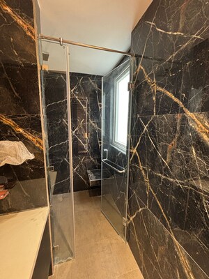 Balcony in 4 BHK Apartment at DLF City Phase V, Dlf Phase V – for Sale