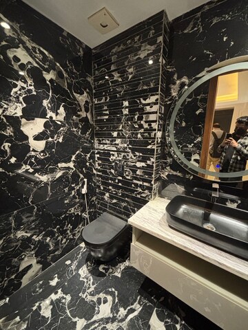 Parking in 4 BHK Apartment at DLF City Phase V, Dlf Phase V – for Sale