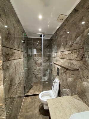 Bathroom in 4 BHK Apartment at DLF City Phase V, Dlf Phase V – for Sale