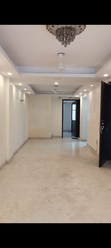 Room in 3 BHK Builder Floor at Chittaranjan Park – for Sale