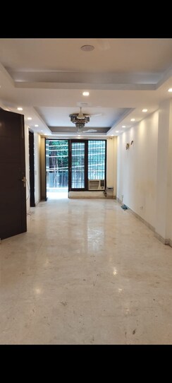 3 BHK + Servant Room Builder Floor For Sale in Chittaranjan Park