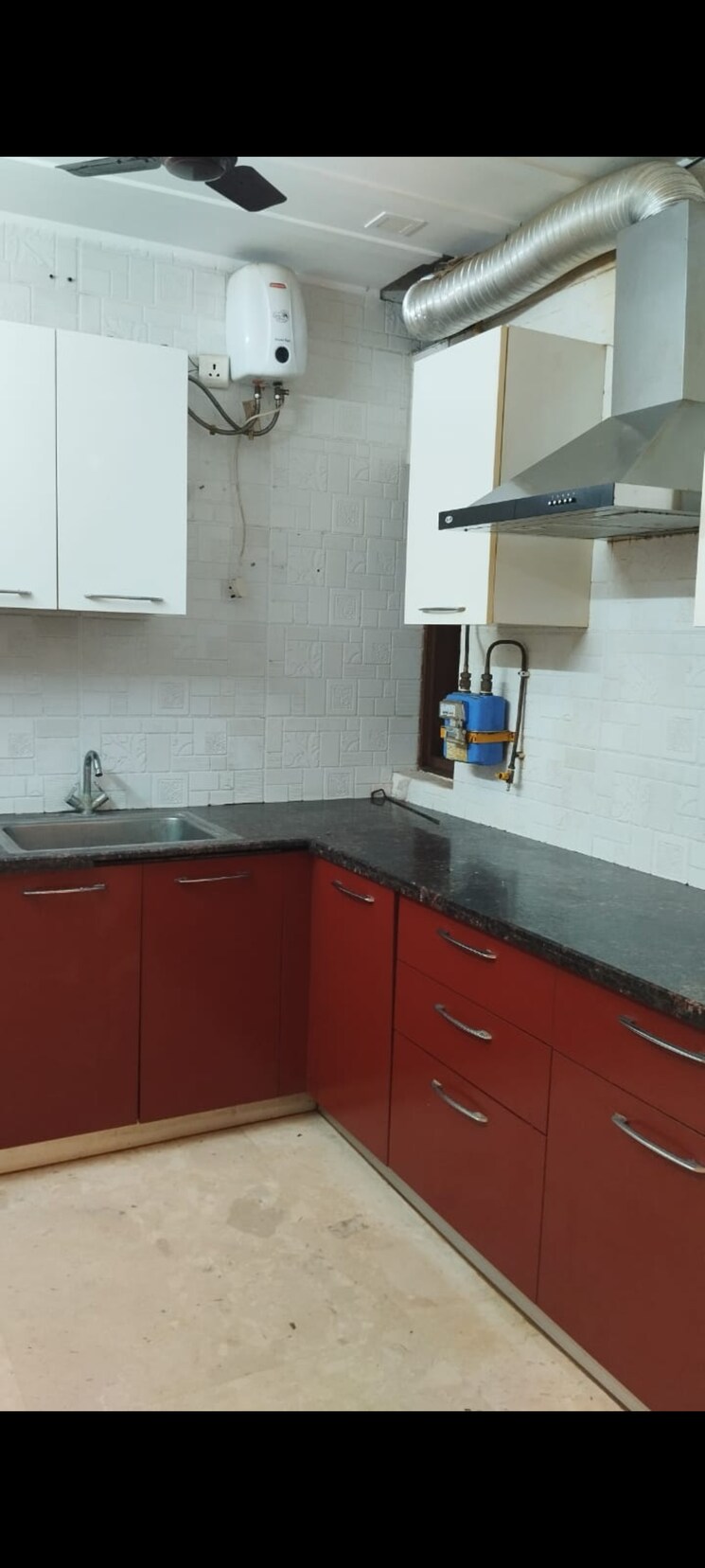 Kitchen, chittaranjan park 3 Bedroom 125 Sq.Yd. Builder Floor In Chittaranjan Park Delhi 9665799