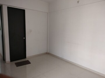 Room in 2 BHK Apartment at Wakad – for Rent