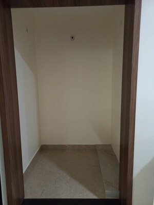 Room in 3.5 BHK Apartment at Rishita Celebrity Greens, Sushant Golf City – for Rent