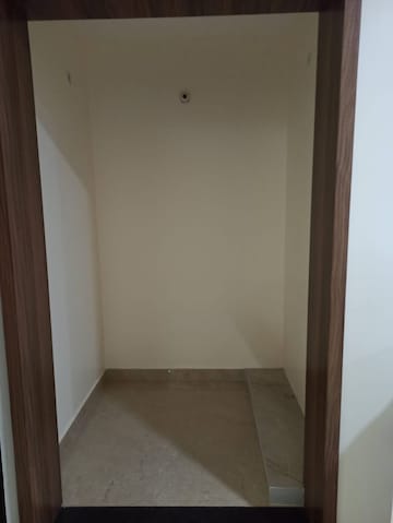 Room in 3.5 BHK Apartment at Rishita Celebrity Greens, Sushant Golf City – for Rent