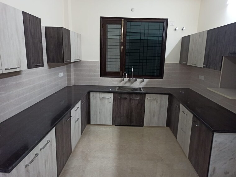 Kitchen, rishita-celebrity-greens 3.5 Bedroom 2015 Sq.Ft. Apartment In Sushant Golf City Lucknow 9665869