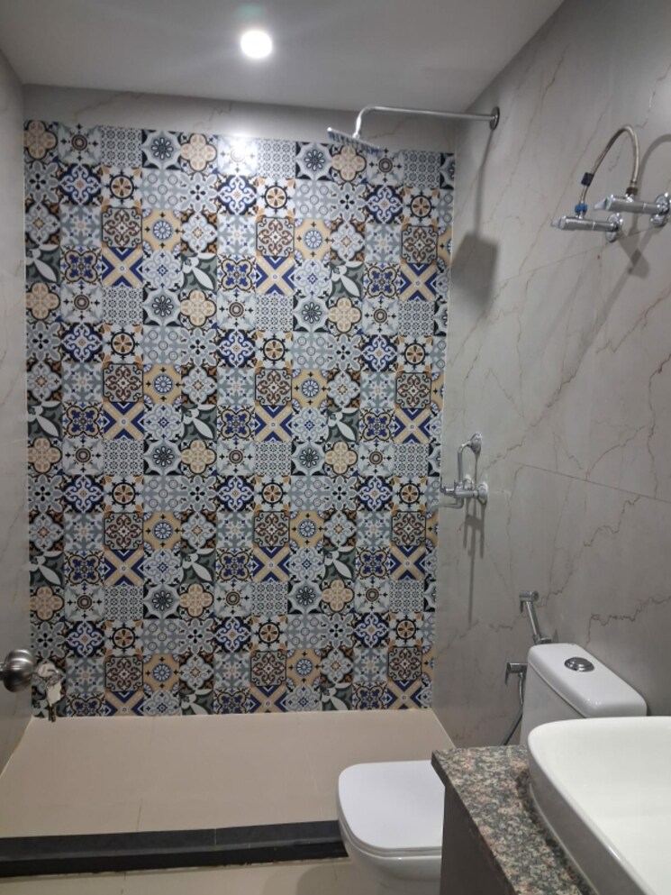 Bathroom, sector 21a 4 Bedroom 4500 Sq.Ft. Builder Floor In Sector 21a Faridabad 9665898