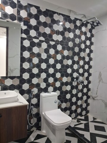 Master Bedroom in 4 BHK Builder Floor at Sector 21a – for Rent