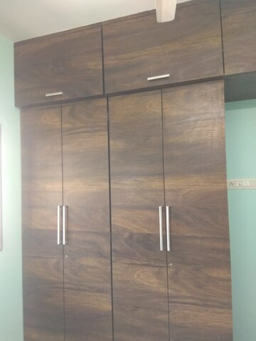 Furnished Amenities in 1.5 BHK Apartment at Prabhadevi – for Rent