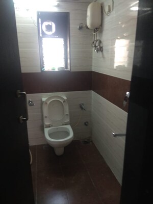 Bathroom in 1.5 BHK Apartment at Prabhadevi – for Rent