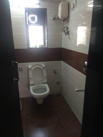 Bathroom in 1.5 BHK Apartment at Prabhadevi – for Rent
