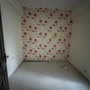 Room in 2.5 BHK Apartment at Prateek Laurel, Sector 120 – for Rent