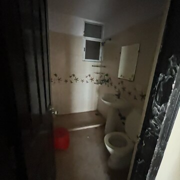 Bathroom in 2.5 BHK Apartment at Prateek Laurel, Sector 120 – for Rent