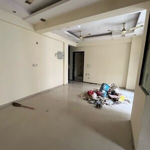 Room in 2.5 BHK Apartment at Prateek Laurel, Sector 120 – for Rent