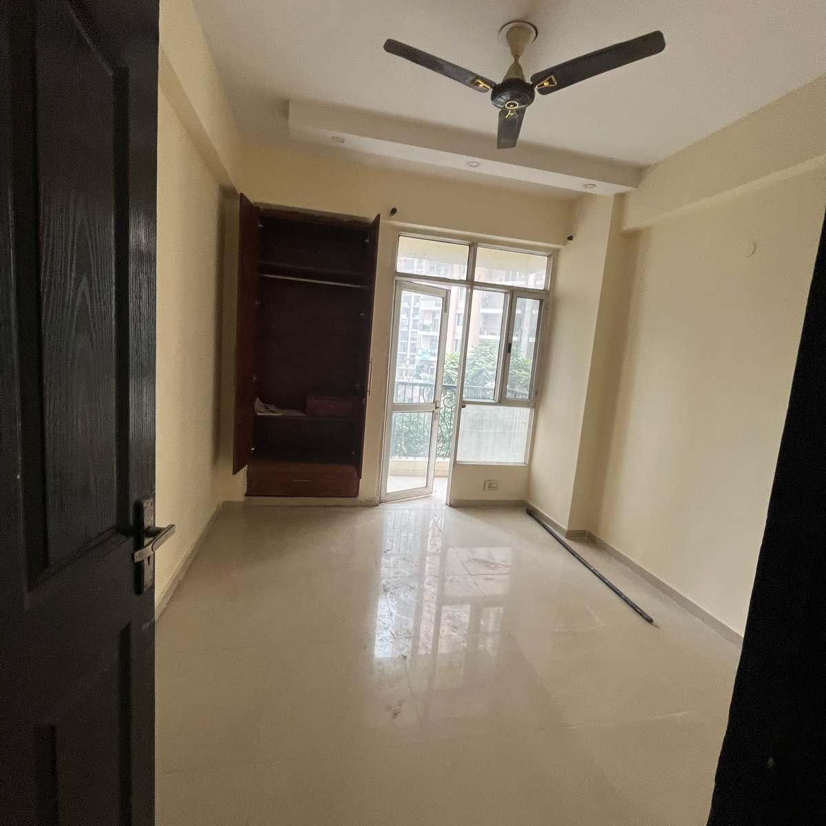 2.5 BHK + Study Room Apartment For Rent in Prateek Laurel