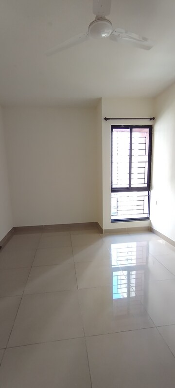 Room in 2 BHK Apartment at Nanded City Madhuvanti, Sinhagad Road – for Rent