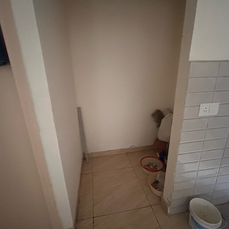 Bathroom, gaur-yamuna-city-16th-park-view 2 Bedroom 1115 Sq.Ft. Apartment In Sector 19 Yamuna Expressway Greater Noida 9665957