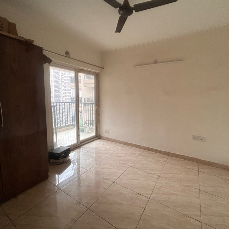 Room, gaur-yamuna-city-16th-park-view 2 Bedroom 1115 Sq.Ft. Apartment In Sector 19 Yamuna Expressway Greater Noida 9665957