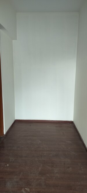 Room in 2.5 BHK Apartment at Amanora Neo Towers, Hadapsar – for Rent