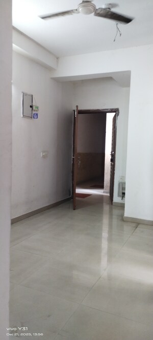 Room in 2 BHK Apartment at Mahagun Mywoods, Sector 16c Greater Noida – for Rent