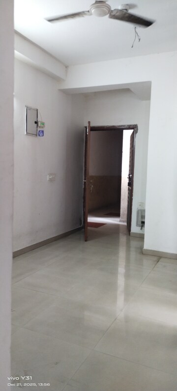 Room in 2 BHK Apartment at Mahagun Mywoods, Sector 16c Greater Noida – for Rent