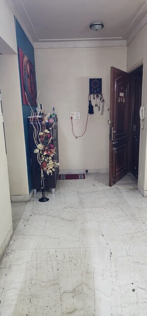 Parking in 2 BHK Apartment at Dadar West – for Rent