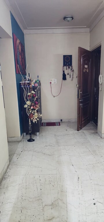Parking in 2 BHK Apartment at Dadar West – for Rent