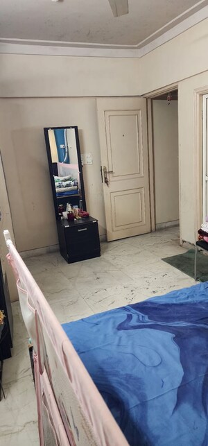 Parking in 2 BHK Apartment at Dadar West – for Rent