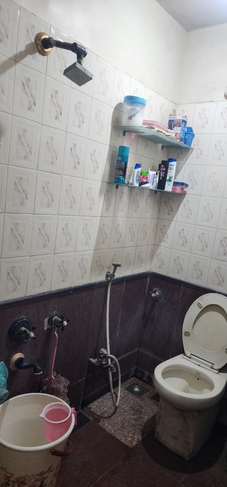 Bathroom, dadar west 2 Bedroom 750 Sq.Ft. Apartment In Dadar West Mumbai 9666000