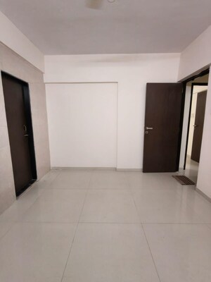 Room in 2 BHK Apartment at Navkar Happy Homes, Ic Colony – for Rent