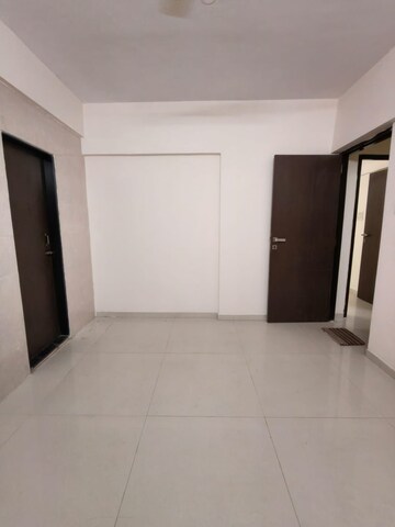 Room in 2 BHK Apartment at Navkar Happy Homes, Ic Colony – for Rent