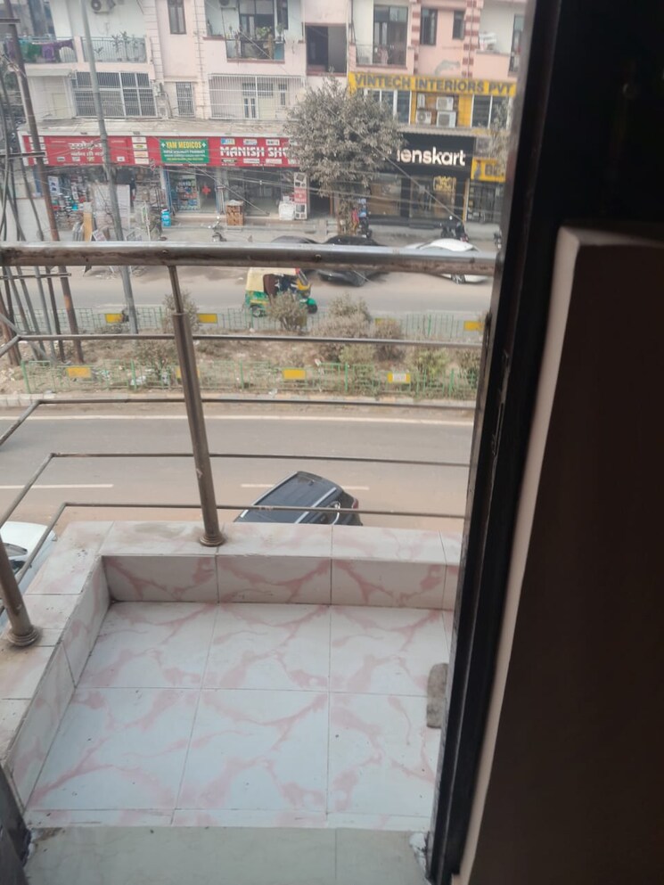 Balcony, vidhayak-colony 2 Bedroom 900 Sq.Ft. Builder Floor In Nyay Khand I Ghaziabad 9666006