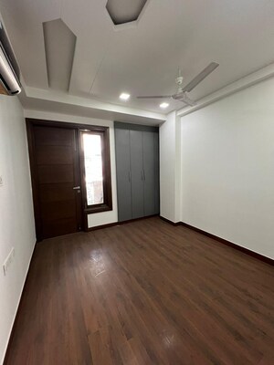 Room in 3 BHK Builder Floor at Chittaranjan Park – for Sale