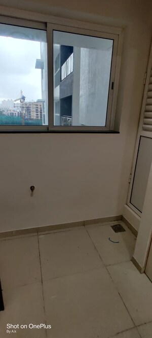 Furnished Amenities in 2 BHK Apartment at L & T Emerald Isle Tower 15, Powai – for Sale