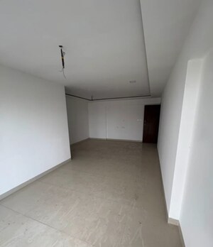 Room in 3 BHK Apartment at Neminath Imperia, Andheri West – for Sale