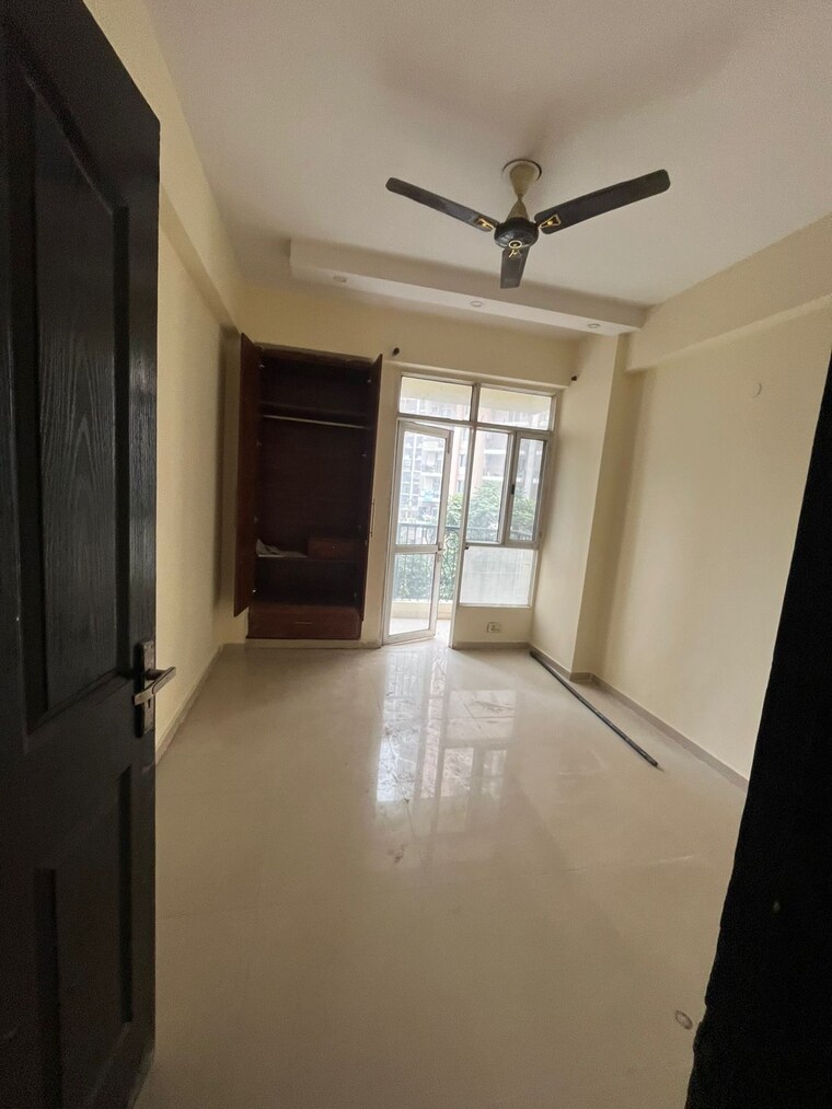 Room, prateek-laurel 2 Bedroom 950 Sq.Ft. Apartment In Sector 120 Noida 9666034