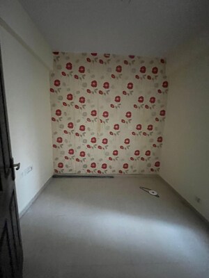 Room in 2 BHK Apartment at Prateek Laurel, Sector 120 – for Sale