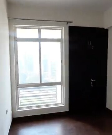 Room in 3 BHK Apartment at Paras Tierea, Sector 137 – for Sale