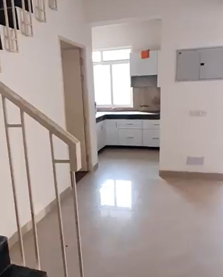 Kitchen, paras-tierea 3 Bedroom 1725 Sq.Ft. Apartment In Sector 137 Noida 9666031