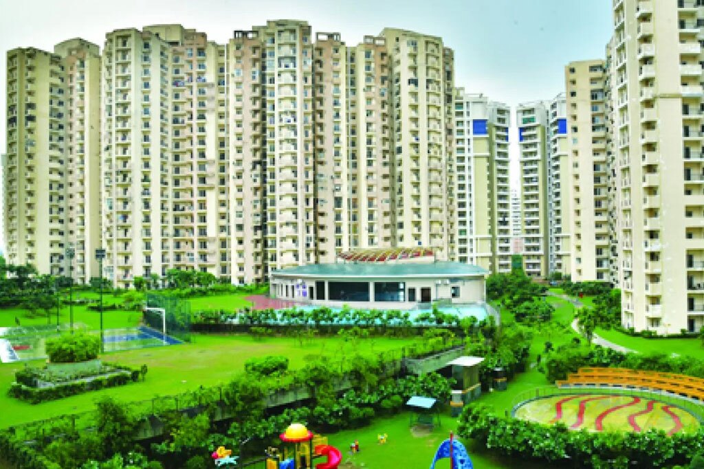 2 BHK Apartment For Sale in Paramount Floraville