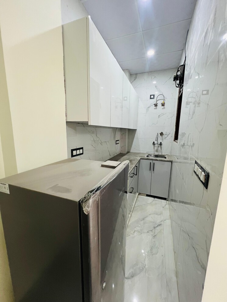 Kitchen, gurgaon village 6+ Bedroom 160 Sq.Yd. Independent House In Gurgaon Village Gurgaon 9666083