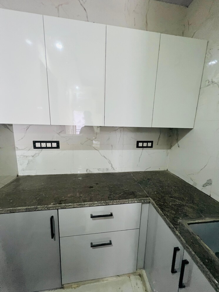 Kitchen, gurgaon village 6+ Bedroom 160 Sq.Yd. Independent House In Gurgaon Village Gurgaon 9666083