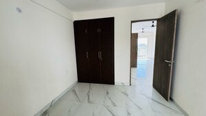Room in 2.5 BHK Builder Floor at Smart World Gems, Sector 89 – for Rent