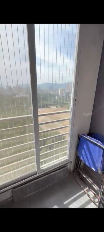 Balcony in 1.5 BHK Apartment at Sheth Zuri, Laxmi Nagar – for Rent